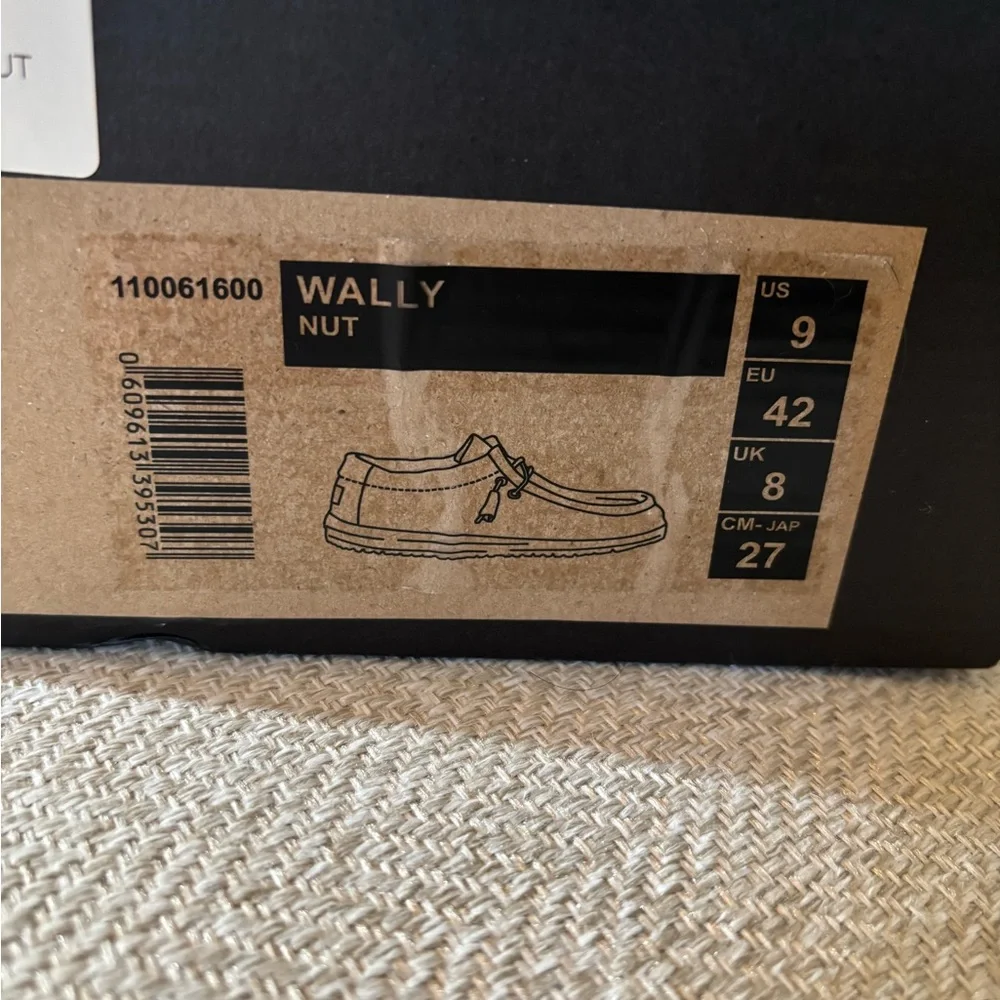 Brand New Hey Dude Wally Men's Nut Loafers - Picture 3 of 3